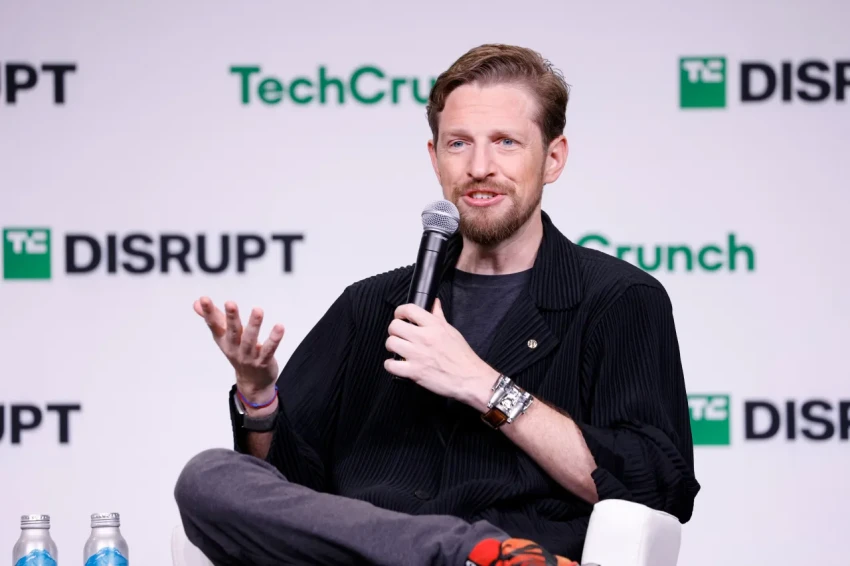 Компания Automattic подтвердила возвращение Малленвега на пост генерального директора после попытки его смещения советом директоров.