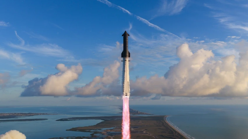 Космический корабль Starship компании SpaceX вышел на орбиту, запустив первую сеть Starlink нового поколения.