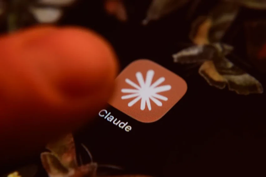 Компания Anthropic предоставляет стартапам бесплатный год подписки на Claude Team и 1000 долларов в виде бонусов.