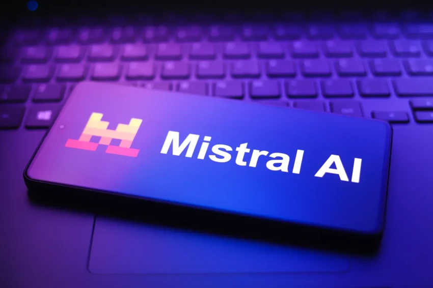 Новая модель Mistral 1T призвана обогнать конкурентов в закрытом и открытом режимах катания.