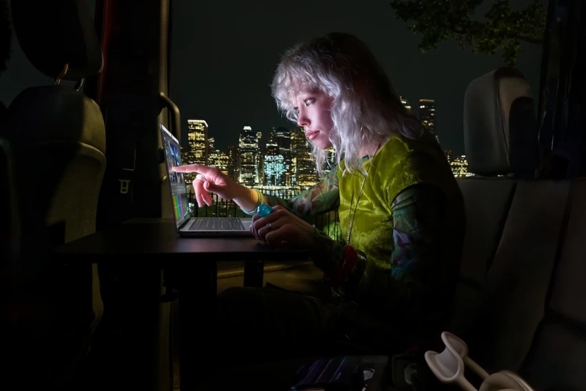 Сенсорный MacBook Pro от Apple выводит цены на ноутбуки на новый уровень.